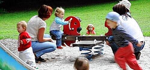 Familien mit Kindern schätzen Spielplätze und gute Freizeitmöglichkeiten in der näheren Umgebung ihrer Wohnung.