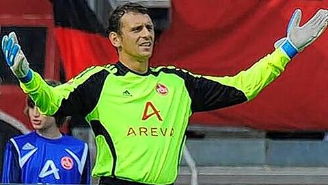 Sag&rsquo; mir, wo die Stürmer sind, die auch treffen? Club-Keeper Raphael Schäfer wünscht sich mehr Qualität in der Offensive.
