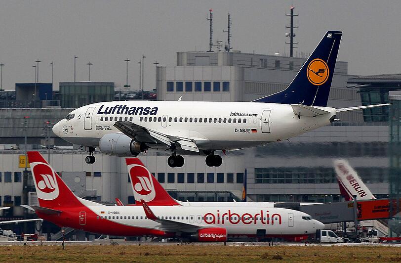 Hintergrund des Leasing-Geschäfts ist die desolate finanzielle Lage der mit fast einer Milliarde Euro verschuldeten Air Berlin. Foto: Oliver Berg/Archiv