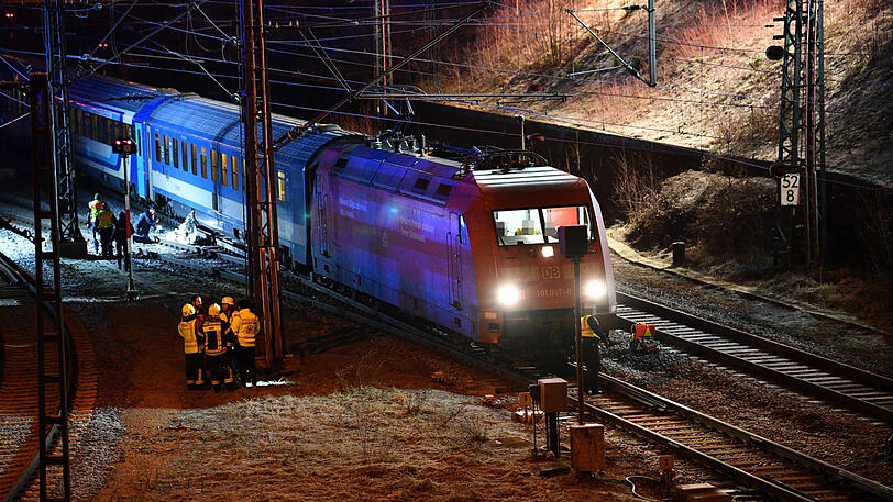 Der Nachtzug aus Budapest erfasst den Mann, für ihn kam jede Hilfe zu spät.