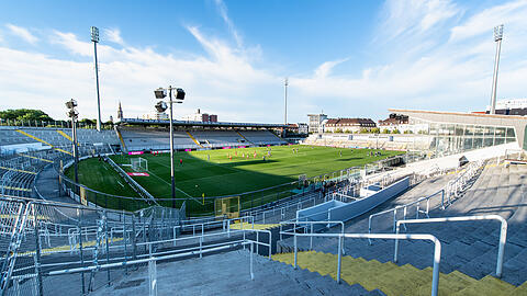 Auch im ersten Heimspiel der Drittliga-Saison spielen die Löwen im Grünwalder Stadion vor leeren Rängen.