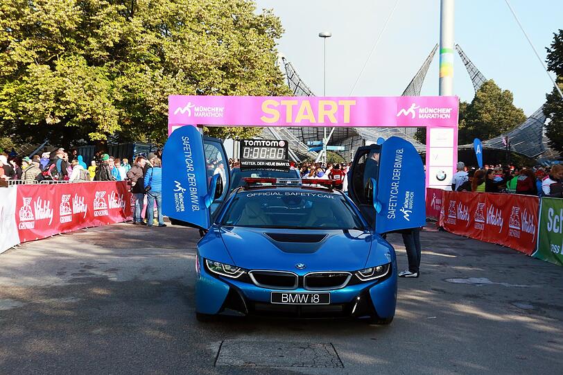 Sonnenschein und weiß-blauer Himmel: Beim München Marathon hatten die Teilnehmer perfekte Wetterbedingungen. Die Bilder zum Durchklicken.