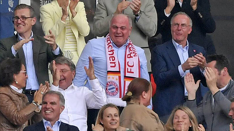 Der Gefühlsausbruch des Bayern-Präsidenten in Bildern.