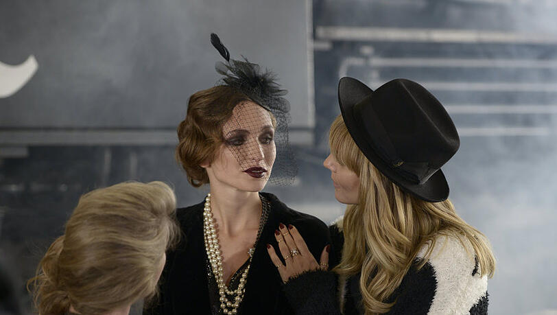 Heidi Klum ist begeistert von Annas Twenties Look Heidi Klum ist begeistert von Annas Twenties Look