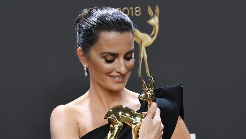 Penélope Cruz hat auch das Bambi lieb. Penélope Cruz hat auch das Bambi lieb.
