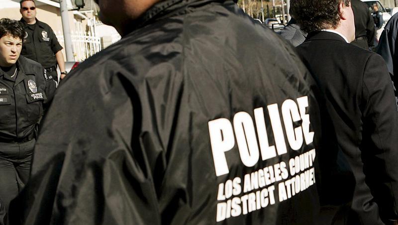 Polizisten in Los Angeles. In der Pazifik-Metropole hat ein Finanzberater seine Familie getötet. (Symbolbild) Polizisten in Los Angeles. In der Pazifik-Metropole hat ein Finanzberater seine Familie getötet. (Symbolbild)