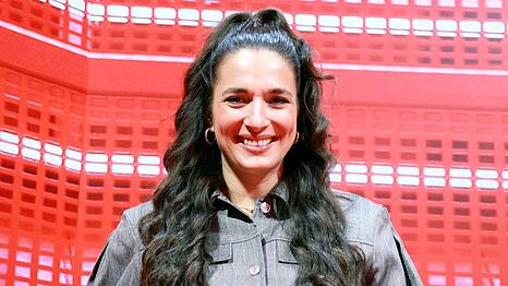 Sally &Ouml;zcan wird wieder Mutter. Sie verr&auml;t jetzt, ob sie sich auf einen Jungen oder ein M&auml;dchen freuen kann.