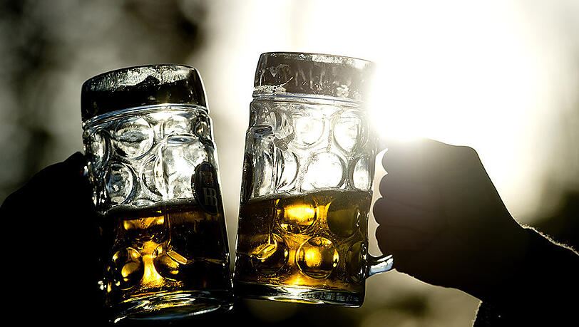 Im Vergleich zum Vorjahreszeitraum sank der Absatz der deutschen Brauereien ohne die alkoholfreien Sorten um 2,1 Prozent auf 46,9 Millionen Hektoliter. Im Vergleich zum Vorjahreszeitraum sank der Absatz der deutschen Brauereien ohne die alkoholfreien Sorten um 2,1 Prozent auf 46,9 Millionen Hektoliter.