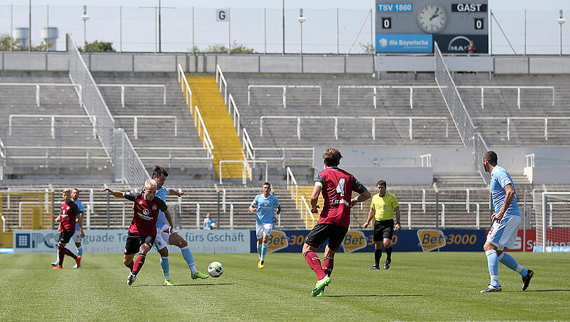 Der TSV 1860 spielt gegen den 1. FC Nürnberg II im Grünwalder Stadion. Der TSV 1860 spielt gegen den 1. FC Nürnberg II im Grünwalder Stadion.