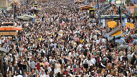 Millionen Besucher zog es auch in diesem Jahr wieder auf die Wiesn. (Archivfoto)
