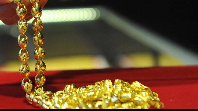Die Gauner klauten hochwertigen Schmuck. Die Gauner klauten hochwertigen Schmuck.