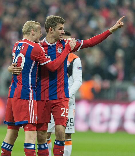 Thomas Müller schnürt in der 52. Minute das Doppelpack! Ribéry bereitet den Treffer glänzend vor, Müller vollendet problemlos ins leere Tor. 4:0!