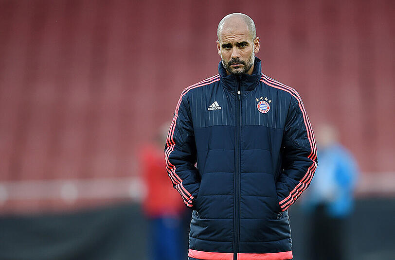 Bayern-Trainer Pep Guardiola am 19.10.2015 während des Abschlusstrainings im Emirates Stadion in London (Großbritannien).