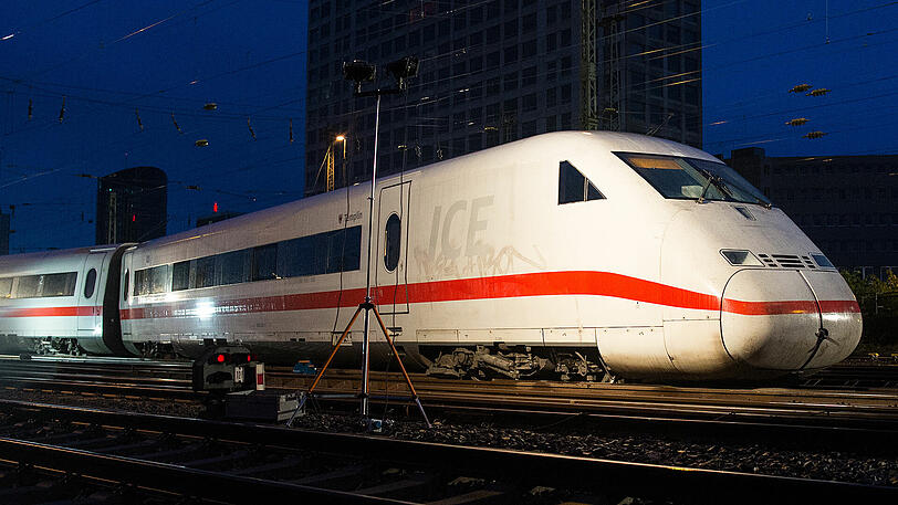 Am Dortmunder Hauptbahnhof ist ein ICE aus noch ungeklärter Ursache entgleist. Die Bilder vom Unglück.