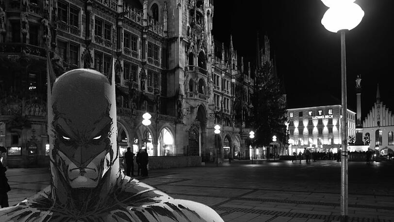 The Dark Knight bei den Mönchen.