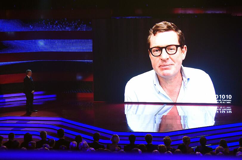 Bart weg für 100.000 Euro: Bild-Chefredakteur Kai Diekmann trennt sich von seinem geliebten Bart.
