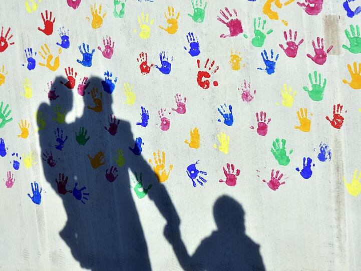Karlsruhe erlaubt die Adoption von Stiefkindern auch ohne Trauschein.