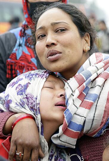 Ausnahmezustand in Kathmandu: Nach dem schwersten Erdbeben seit über 80 Jahren wurde in Nepal der Notstand ausgerufen. Die erschütternden Bilder.