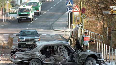 Bei einer Bombenexplosion kommt Alfred Herrhausen ums Leben. Wer genau dafür verantwortlich ist, ist bis heute unklar. (Archivbild)