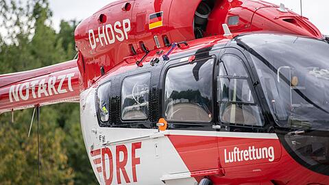 Die Zwölfjährige wurde den Angaben zufolge mit einem Hubschrauber ins Krankenhaus gebracht. (Symbolbild)