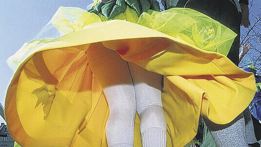 mare, drah di: Auf dem Viktualienmarkt tanzen am Faschingsdienstag die Marktfrauen. mare, drah di: Auf dem Viktualienmarkt tanzen am Faschingsdienstag die Marktfrauen.