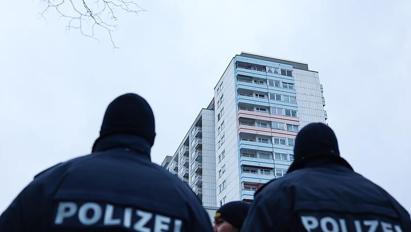 Der Feuerlöscher hatte damals eine zufällig vorbeikommende Rollstuhlfahrerin nur knapp verfehlt. (Archivbild)