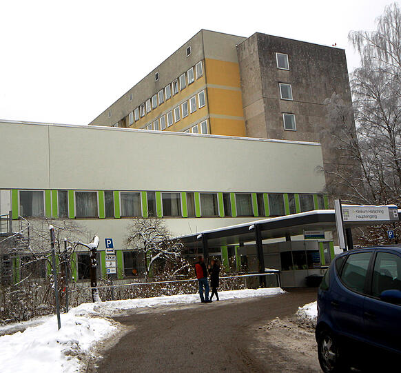 Der Eingang zum Harlachinger Krankenhaus.