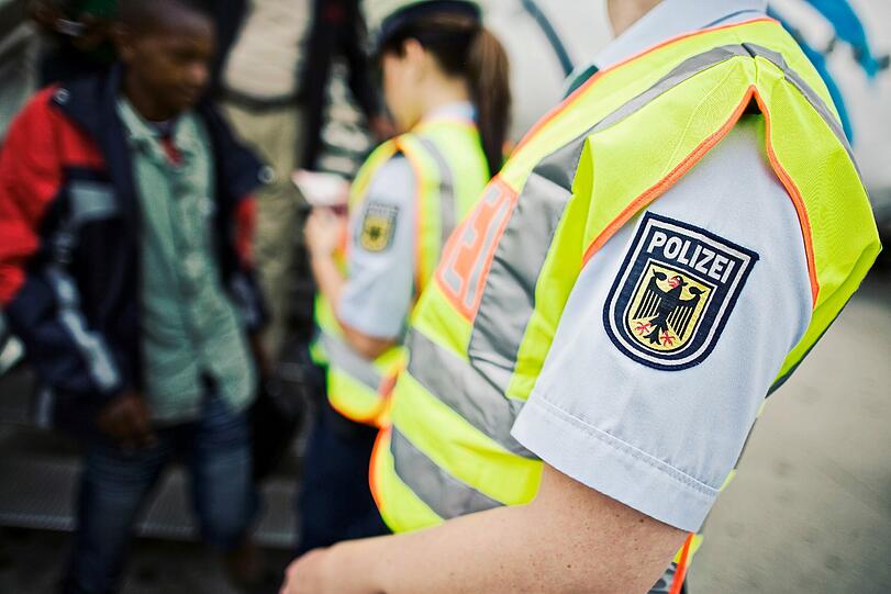 Die Bundespolizei musste sich als "Freund und Helfer" bewähren.