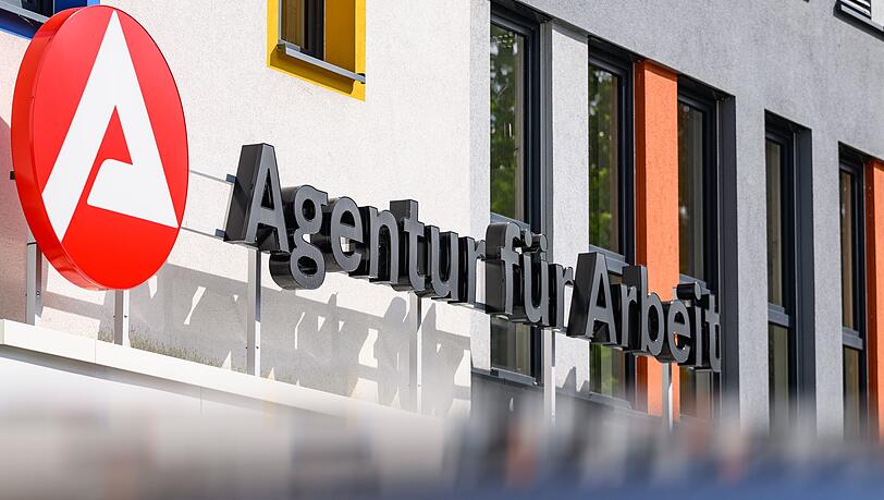 Die Zahl der Arbeitslosen ist im Mai nur verhältnismäßig leicht gesunken. (Archivbild)