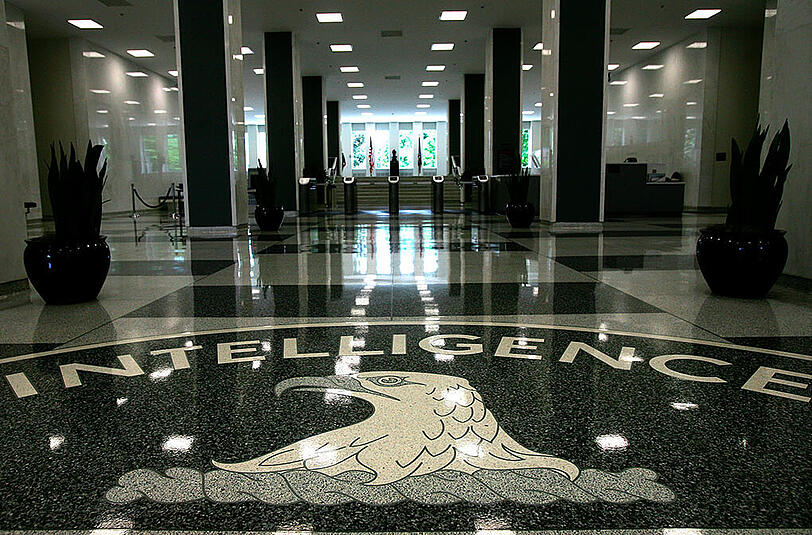 Die Mehrheit der US-Bürger befürwortet die "erweiterten Verhörtechniken" des Geheimdienstes CIA im Kampf gegen den internationalen Terrorismus. Auf dem Bild ist das Foyer des CIA-Hauptgebäudes zu sehen.
