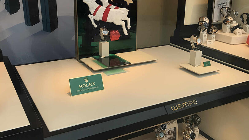 Realität in München: ein leer gefegtes Rolex-Regal bei Wempe. Realität in München: ein leer gefegtes Rolex-Regal bei Wempe.