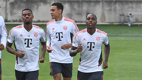 Neuzugang Mathys Tel (r.) ist mittlerweile für den FC Bayern spielberechtigt.