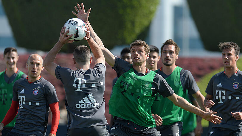 An Tag vier des Trainingslagers in Doha/Katar schwitzten die Profis des FC Bayern nur morgens auf dem Rasen. Nach dem Mittagessen bescherte Carlo Ancelotti seiner Mannschaft einen freien Nachmittag.