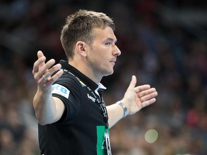 Hält Spielmacher Martin Strobel die Tür weit offen: Handball-Bundestrainer Christian Prokop.