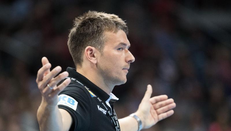 Hält Spielmacher Martin Strobel die Tür weit offen: Handball-Bundestrainer Christian Prokop. Hält Spielmacher Martin Strobel die Tür weit offen: Handball-Bundestrainer Christian Prokop.