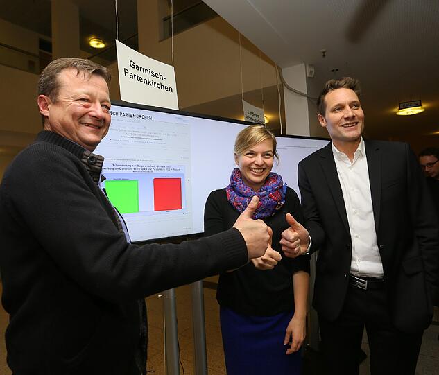 Jubel bei den Olympia-Gegnern Christian Hierneis,Katharina Schulze und Ludwig Hartmann.