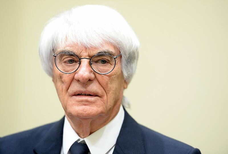 Bernie Ecclestone in München: Der Formel-1-Boss steht wegen Bestechung in Millionenhöhe vor dem Münchner Landgericht. Die Bilder vom ersten Prozess-Tag.