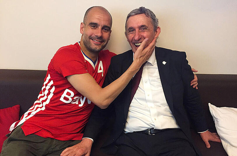 Trainerkollegen unter sich: Pep Guardiola und FCBB-Coach Svetislav Pesic (v.l.).
