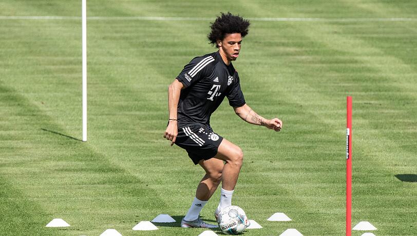Neuzugang Leroy Sané ist bereits ins Training bei den Bayern eingestiegen. In der Champions League ist er allerdings nicht spielberechtigt. Neuzugang Leroy Sané ist bereits ins Training bei den Bayern eingestiegen. In der Champions League ist er allerdings nicht spielberechtigt.