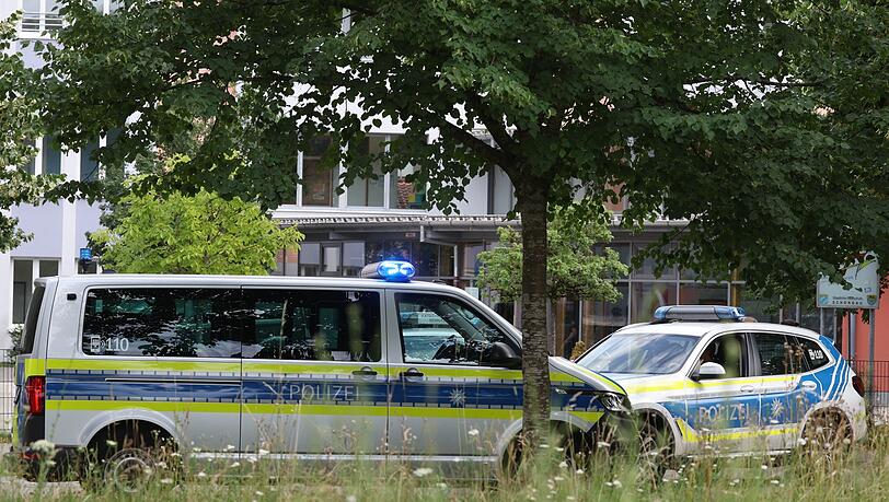 Die Polizei war mit Hunderten Kräften im Einsatz. Die Polizei war mit Hunderten Kräften im Einsatz.