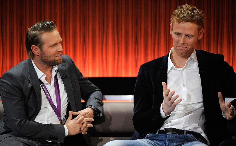 Die Beachvolleyballer und Olympia-Goldmedaillengewinner, Julius Brink (l.) und Jonas Reckermann zu Gast bei Lanz' Jahresrückblick.