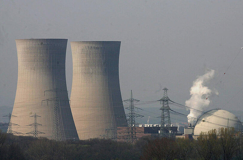 Schock im Atomkraftwerk Grafenrheinfeld: Ein Unbekannter drang in das Gelände ein und forderte die Schließung des Kernkraftwerks.(Archivbild)