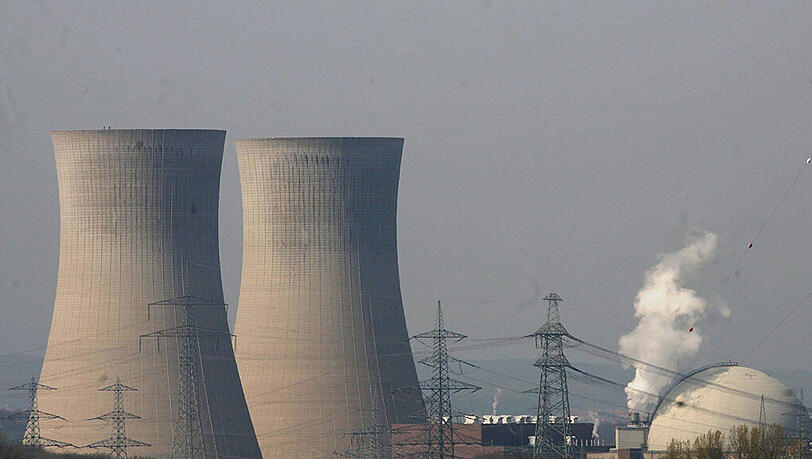 Schock im Atomkraftwerk Grafenrheinfeld: Ein Unbekannter drang in das Gelände ein und forderte die Schließung des Kernkraftwerks.(Archivbild) Schock im Atomkraftwerk Grafenrheinfeld: Ein Unbekannter drang in das Gelände ein und forderte die Schließung des Kernkraftwerks.(Archivbild)