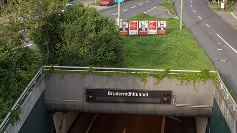 Aufgrund der umfangreichen Reinigungs- und Instandsetzungsarbeiten musste der Tunnel bis 8 Uhr am Dienstagmorgen gesperrt bleiben. (Archivbild)