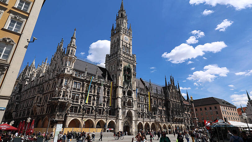 Ein Blick auf das Münchner Rathaus am Marienplatz. Ein Blick auf das Münchner Rathaus am Marienplatz.