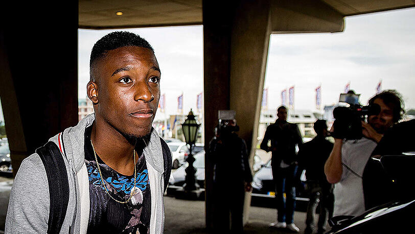 Spielt mit 19 Jahren schon in der niederländischen A-Nationalmannschaft: Riechedly Bazoer. Spielt mit 19 Jahren schon in der niederländischen A-Nationalmannschaft: Riechedly Bazoer.