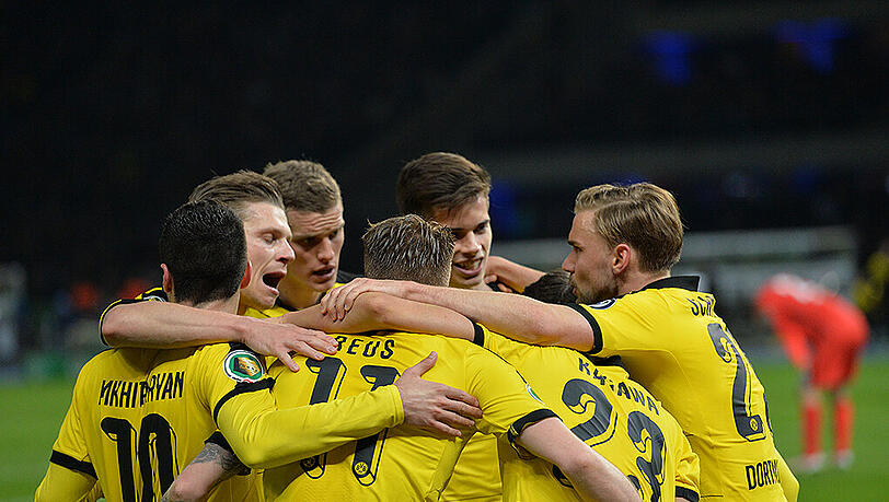 Durch einen klaren 3:0-Sieg zieht Borussia Dortmund isn Pokalfinale ein. Durch einen klaren 3:0-Sieg zieht Borussia Dortmund isn Pokalfinale ein.