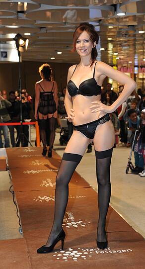 Sexy Dessous-Modenschau im Stachus: Die Bilder