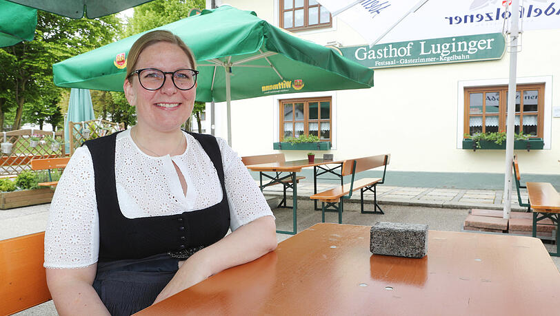 Barbara Luginger (40) kann es kaum erwarten, dass sie ab Freitag die ersten Gäste empfangen kann. Vorher schien der Wirtin das Wetter einfach zu schlecht. Barbara Luginger (40) kann es kaum erwarten, dass sie ab Freitag die ersten Gäste empfangen kann. Vorher schien der Wirtin das Wetter einfach zu schlecht.