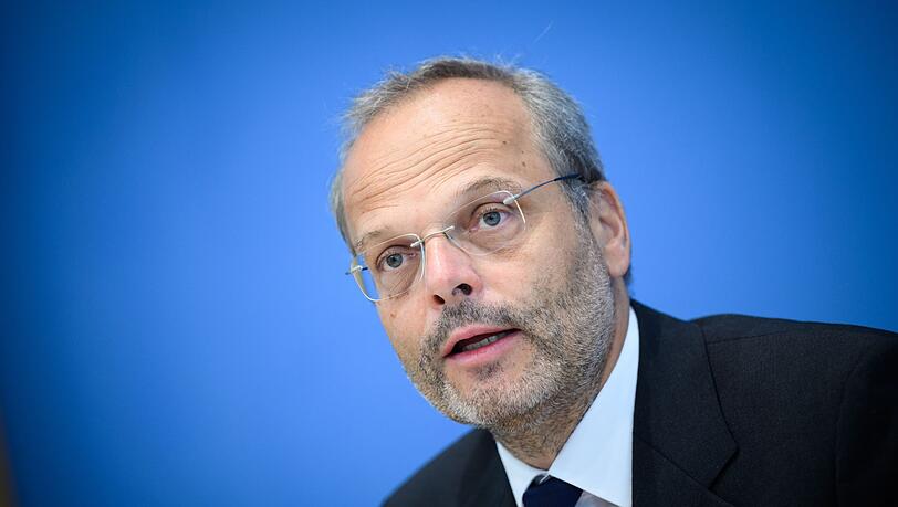 Felix Klein in einer Pressekonferenz.